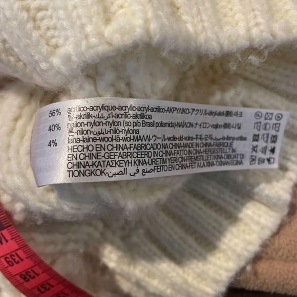 Cable Knit Sweater 🤍 - Picture 7 of 8